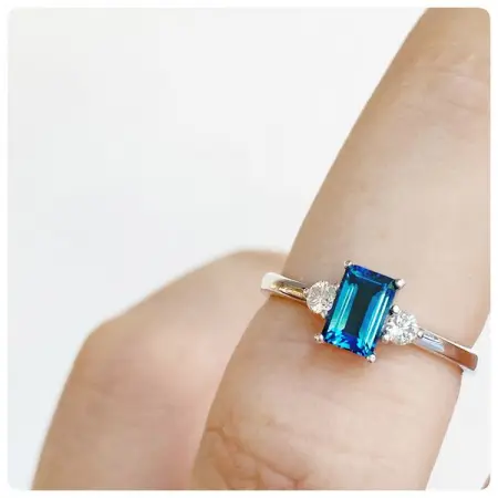 Find your new favourite gemstone at our Chelsea Village showroom 
VICTORIAS.CO.ZA
The B