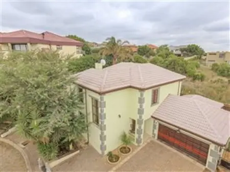 PRIVATEPROPERTY.CO.ZA
Bassonia Estate
3 Beds, 2 Baths  2 Garages
Learn M