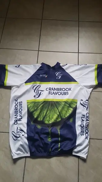 API.WHATSAPP.COM
Cranbrook sports shirt size 6 L
Send WhatsApp Message
 