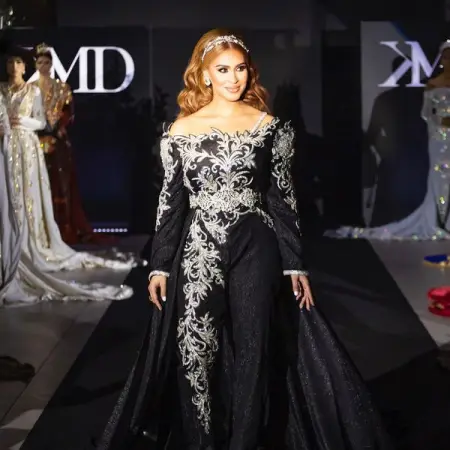  Aprs 6 ans dexprience dans la haute couture avec la cration de mon entreprise,