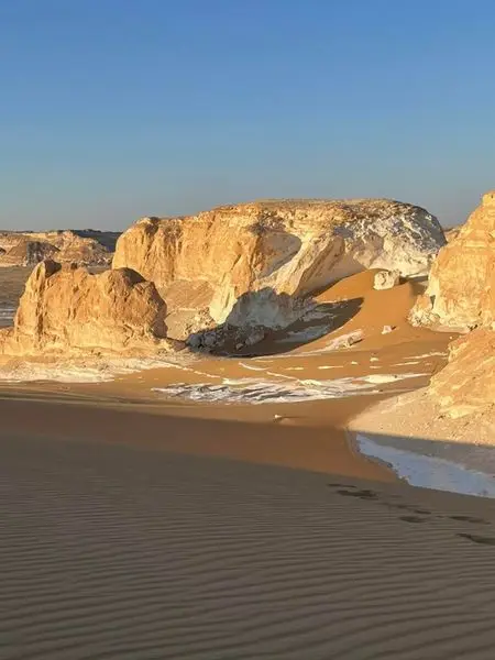 Djara Cave  White Desert Camping

2 nights - 3 days
from Cairo and back

Tour this an