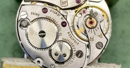 Repairs to Modern  Antique Clocks and Watches
METROCLOCKANDWATCH.CO.ZA