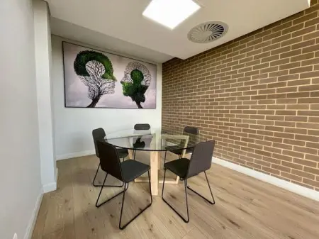 ASCENDTOMIDSTREAM.CO.ZA
Meeting Rooms
How great to have a space to meet at home. Ea