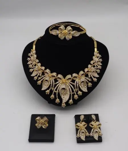 We deals in all kinds of Jewelries such as Designer Men and Women Watches both in 