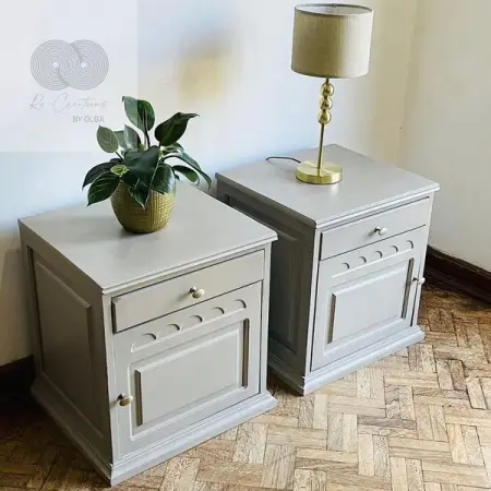 YOU NEED TO TRY GRANNY Bs OLD FASHIONED PAINT TODAY!!!

Its an incredible product with unli