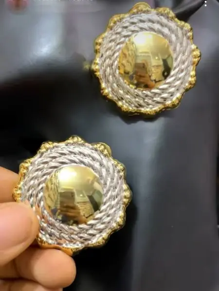 We do our best to select the best jewelry, just to satisfy our customers. We sell