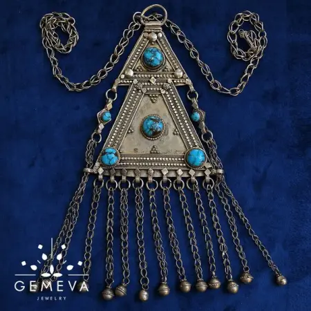 Vintage Bedouin handmade silver statement necklace.
Visit our showroom in Vi