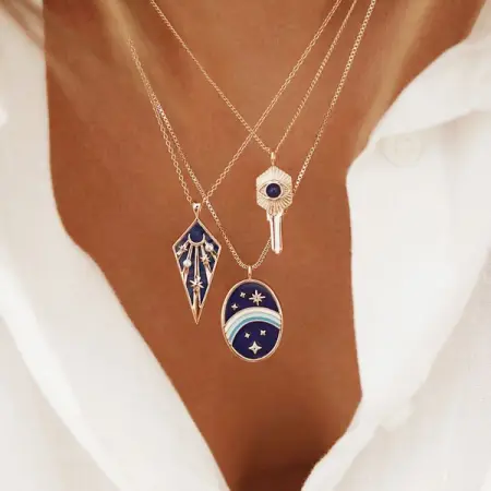 ELIZABETHSTONEJEWELRY.COM
One-of-a-Kind Necklaces
20 OFF FIRST
Shop Now
20 OFF F