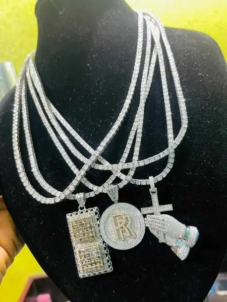 API.WHATSAPP.COM
Diamond Jewelries of different types
Buy Your jewelries right aw