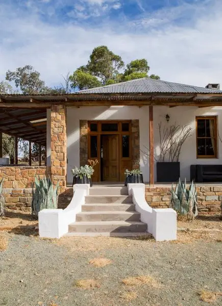 BOOK.NIGHTSBRIDGE.COM
Home away from home
Get Offer
 