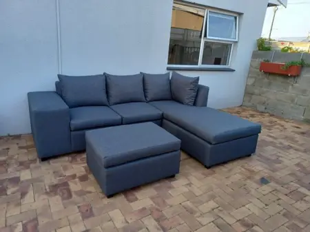 Barcelona L-Shape with FREE Ottoman
Price. R6200
Size 2400mmx1800mm

Couch comes with hi