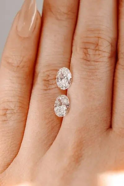 Find the perfect Diamond for your engagement ring.

We pride ourselves on sour