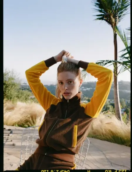 STONEDIMMACULATECLOTHING.COM
the farrah track jacket goldenrod
Shop Now
 