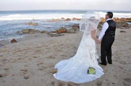 Beautiful Wedding Dress - Bargain !!! - R3,500.00

Beautiful Ivory wedd