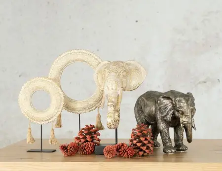 Shop our extensive range of ornaments to add the final touches to your home.

Av