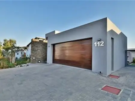 PRIVATEPROPERTY.CO.ZA
Eye of Africa
3 Beds, 2 Baths  2 Garages
Learn More
3 B