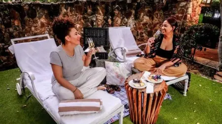 HTTPSWWW.MARRIOTT.COMJNBRL
Picnic with your Bestie
Catch up on all the lockdown gos