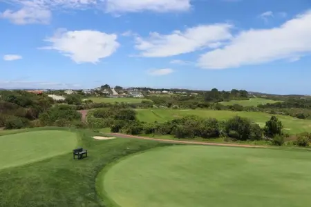 PEZULAHOTEL.COM
The True Knysna Escape
Book Directly Online  Save
Book Now
B