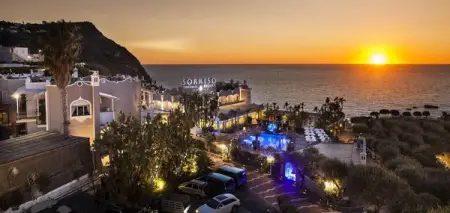 HTTPSWWW.SORRISORESORT.ITDE
Sorriso Thermae Resort  SPA
Atemberaubende Sonnenuntergnge
Bo