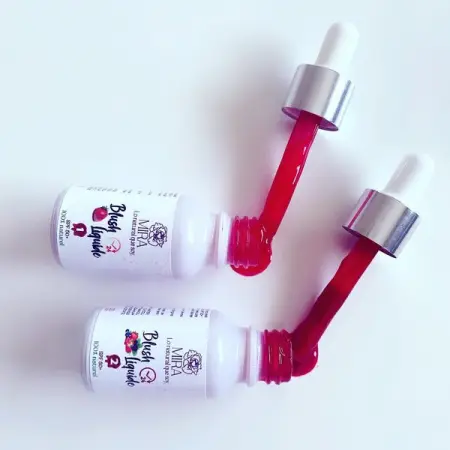 
 
  
 

MIRA COSMETICO vous prsente un Blush liquide avec 2 couleurs 100 naturel  base de