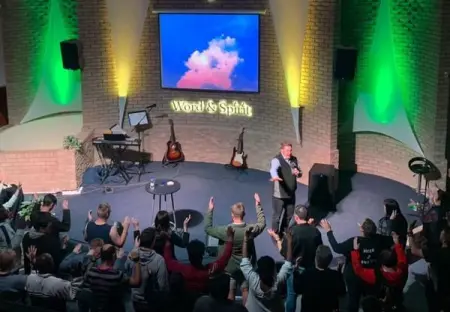 Bringing Hope and Healing!!
Henri Wilson Ministries
Public figure, Nonprof