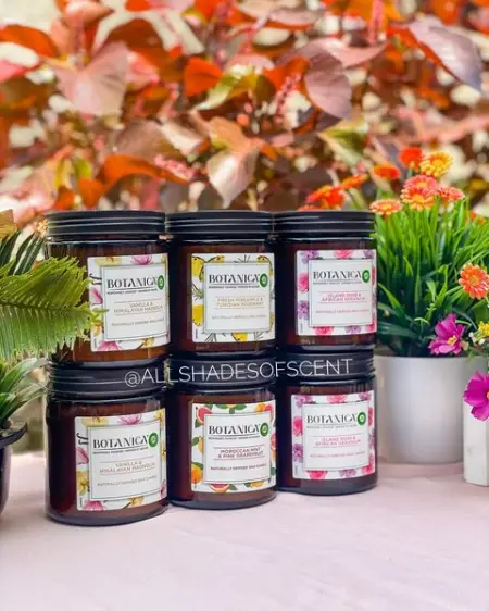 Create a welcoming atmosphere in your home with these scented candles and enjoy the nat