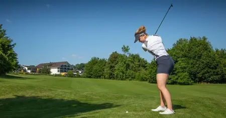 Tglich Massage der Wahl inkl. reichhaltigem Regional-Frhstck und abends 4-gn