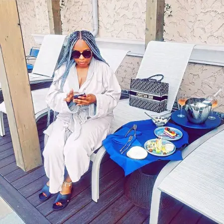 Spa Day with my husband.. He took me this picture Off-guard haha
INSTAGRAM.COM
vivia