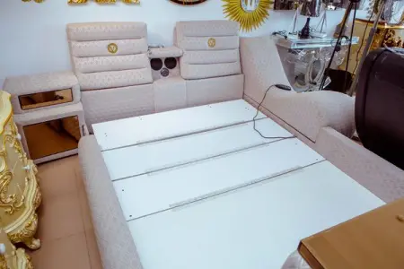 FB.ME
Versace Massage Bed with Sound System  Light
Sign Up
 