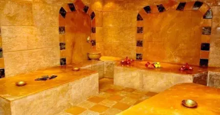 Reina Spa is offering all kinds of treatments.
Sauna
Steam
Jacuzzi
Turkish bath
Scru