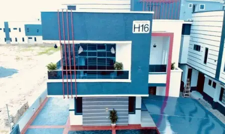 FB.ME
5 Bedroom with Penthouse on Corner Piece
Sign Up
 