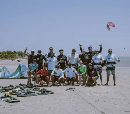 Novos amigos, lugares inesquecveis e Kitesurf o dia inteiro! 
kiterepu