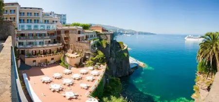 SIMPLEBOOKING.IT
Sky and sea in a close embrace
Sorrento
Book Now
Sorrento
