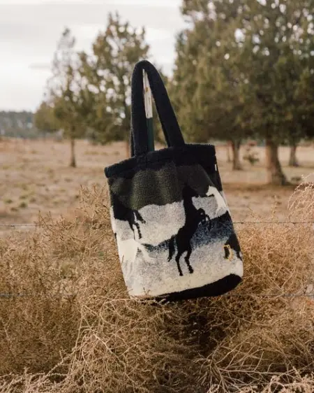 PARKSPROJECT.US
Sherpa Tote
Inspired by wild horses.
Shop Now
Inspired by wild horses.