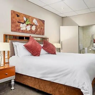 Never compromise on perfection when you book your stay at ANEW Hotel Hatfield Pretoria!

F