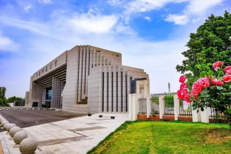 Fuyang Normal University is located in the northwest of Anhui, where the land