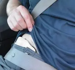 STOMAGEAR.COM
Stoma Guard and Seat Belt Protector
Always On seat belt prot