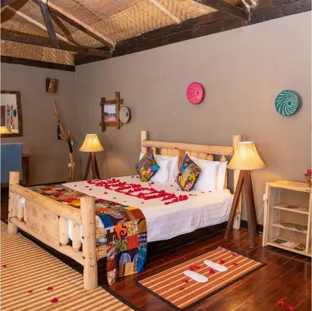 Slip into vacation mode as soon as you enter the cottage. With a private pool and beauti