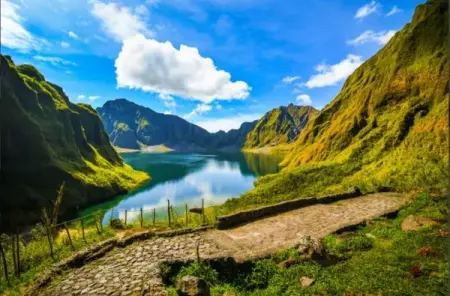 There are many beautiful places in this world.
How about having an adv