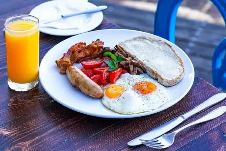 TURBINEHOTEL.CO.ZA
Hearty Breakfasts
07h00  11h00
See Menu
07h00  11h00