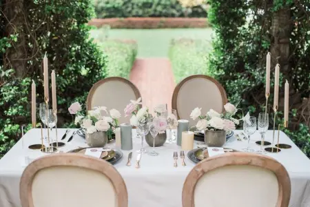 Tuli Events specialises in Wedding and Event Styling, Floral Design and Decor hire.
We ar