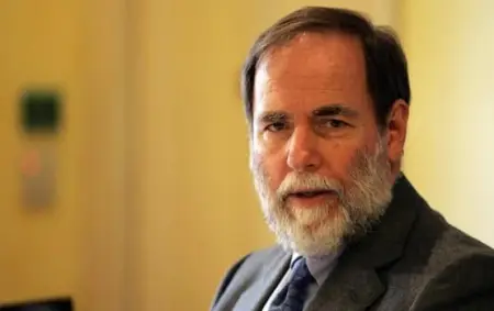 Billionaire Nicky Oppenheimer, SAs second-richest man, won a court order to temporarily h