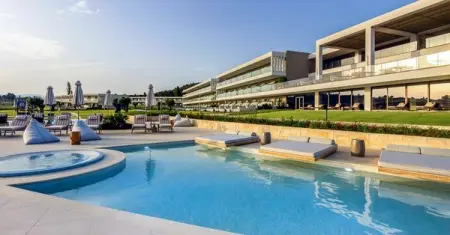 A myriad of seafront pleasures and luxury experiences await you at Ammoa, your idea