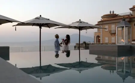 SIMPLEBOOKING.IT
We bring you the horizon
Infinity Pool
Book Now
Infinity