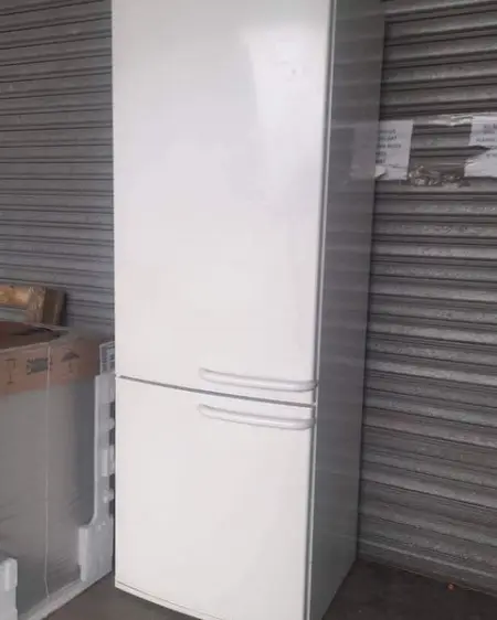 Bosch fridge - R1,950.00

In good working condition delivery at extra cost
Facebook