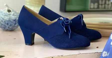 Did you see what customers say about Memery shoes 
I would say it is the buy of th