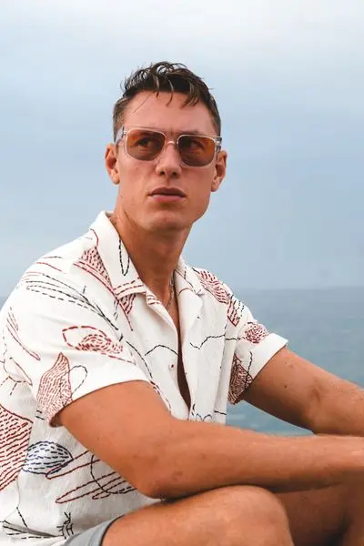 Tri color faded lens with the Sole crystal frames. Be unique.
FB.COM
The