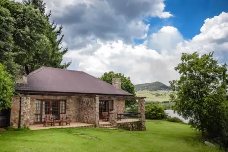 Book a 2-night weekend stay in our hotel rooms and save. TCs apply.
WALKERSONS.CO.ZA
Book