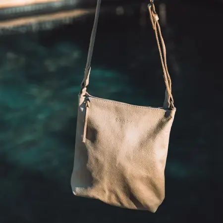 An ideal choice to kickstart the new season and your ROWDY collection. Choose 