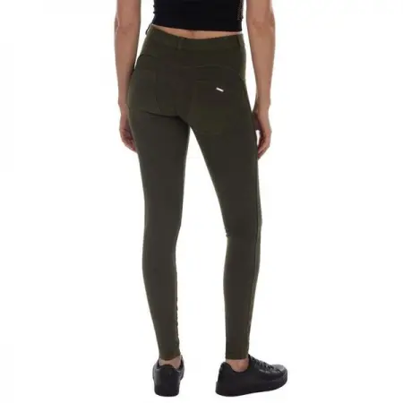 BRANDSMEGASTORE.CO.ZA
SISSY BOY LADIES JOEY SCULPT AXEL OVERDYE KNIT JEGGING KHAKI
S